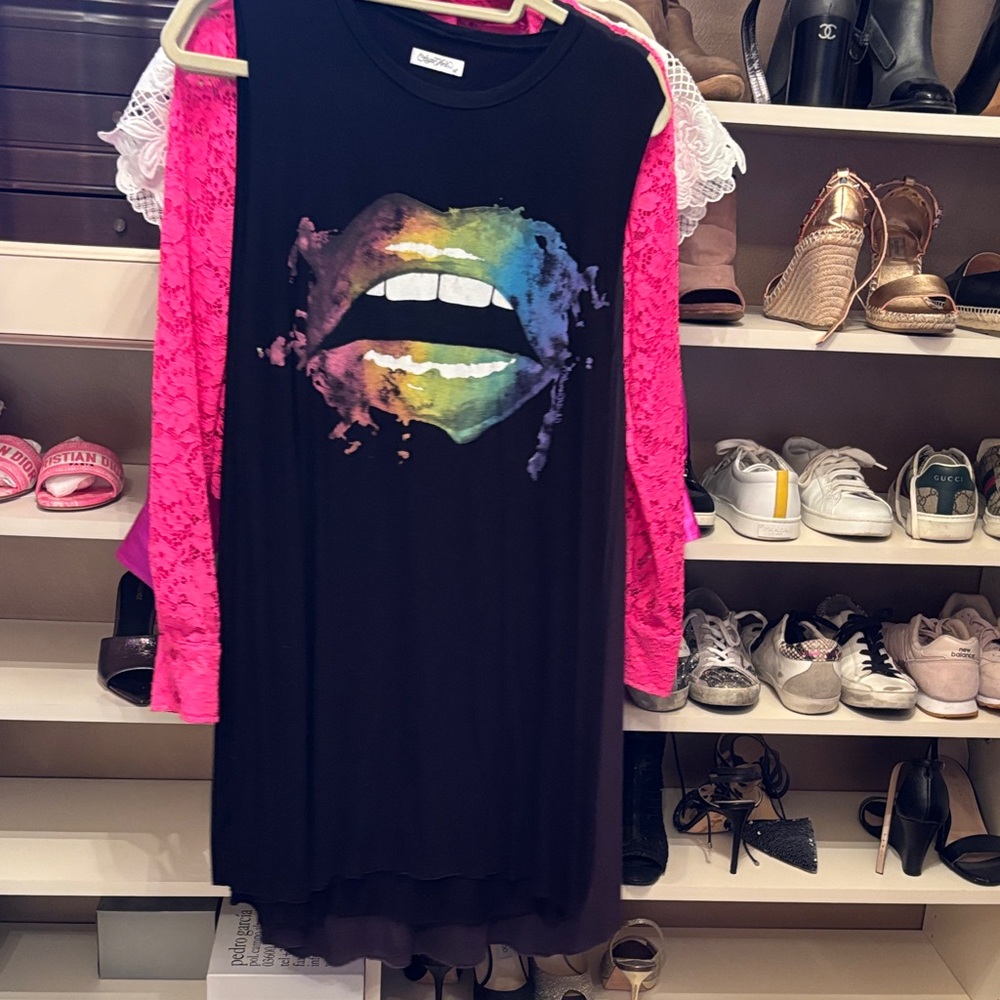 Lauren Moshi Black Top with Colorful Graphic